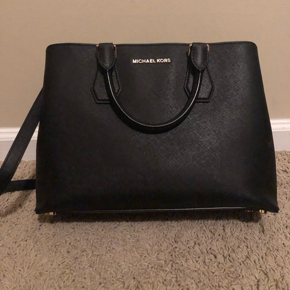 Michael Kors Handbags - Micheal Kors Handbag Michael Kors Handbags - Micheal Kors Handbag